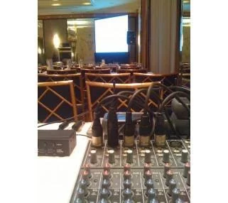 Audio Mixer pada Ruang Pertemuan